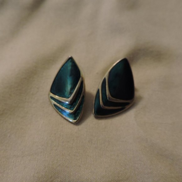 1 pair of earrings for pierced ears - Picture 5 of 6